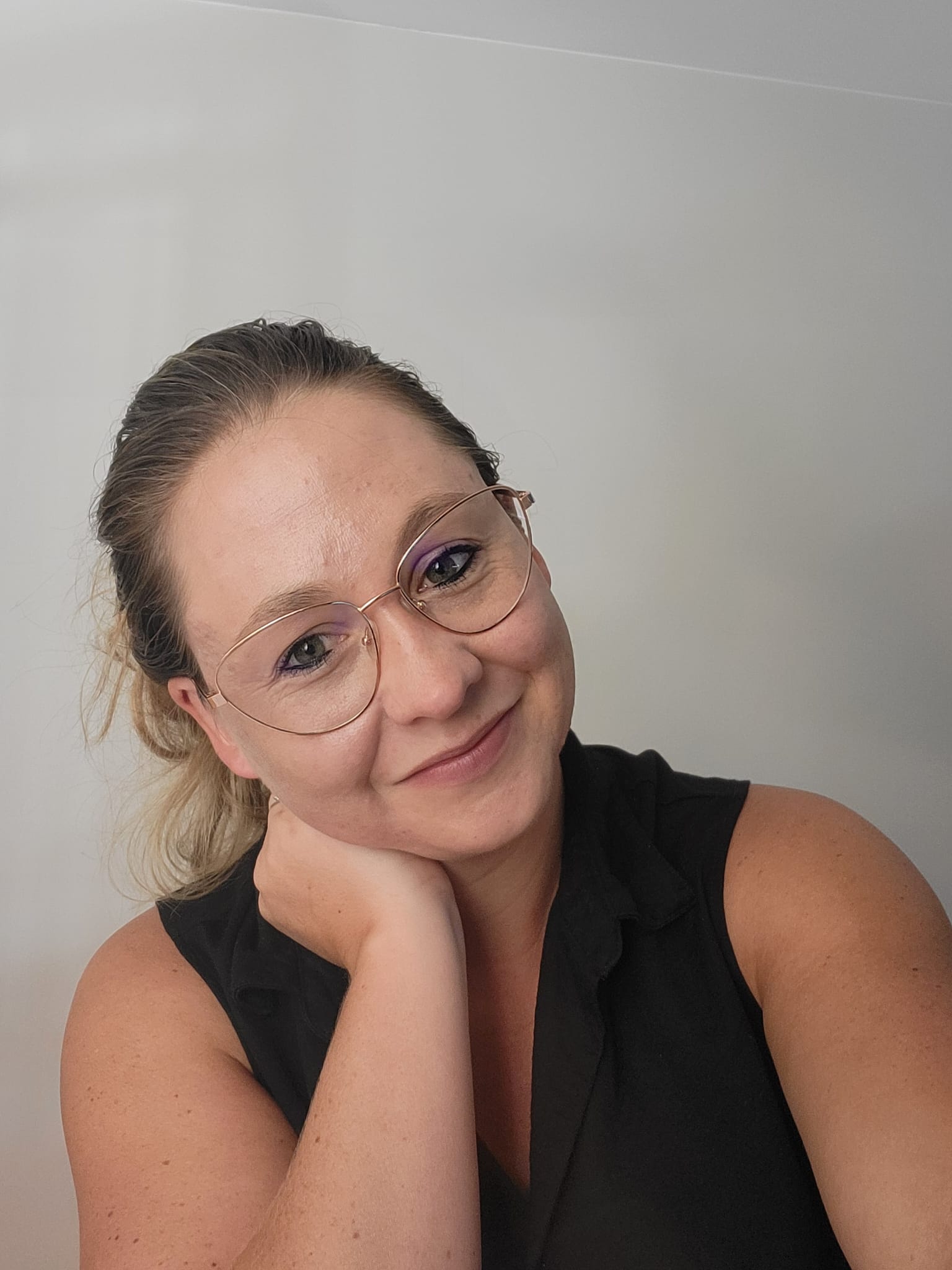 Anne werkt als Virtual Assistant en helpt moeders met meer overzicht in hun bedrijft